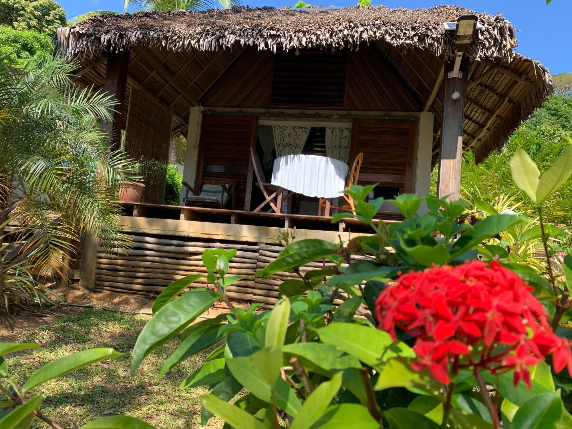 Bed and Breakfast Les Jardins D'Ankify Andimaka Esterno foto