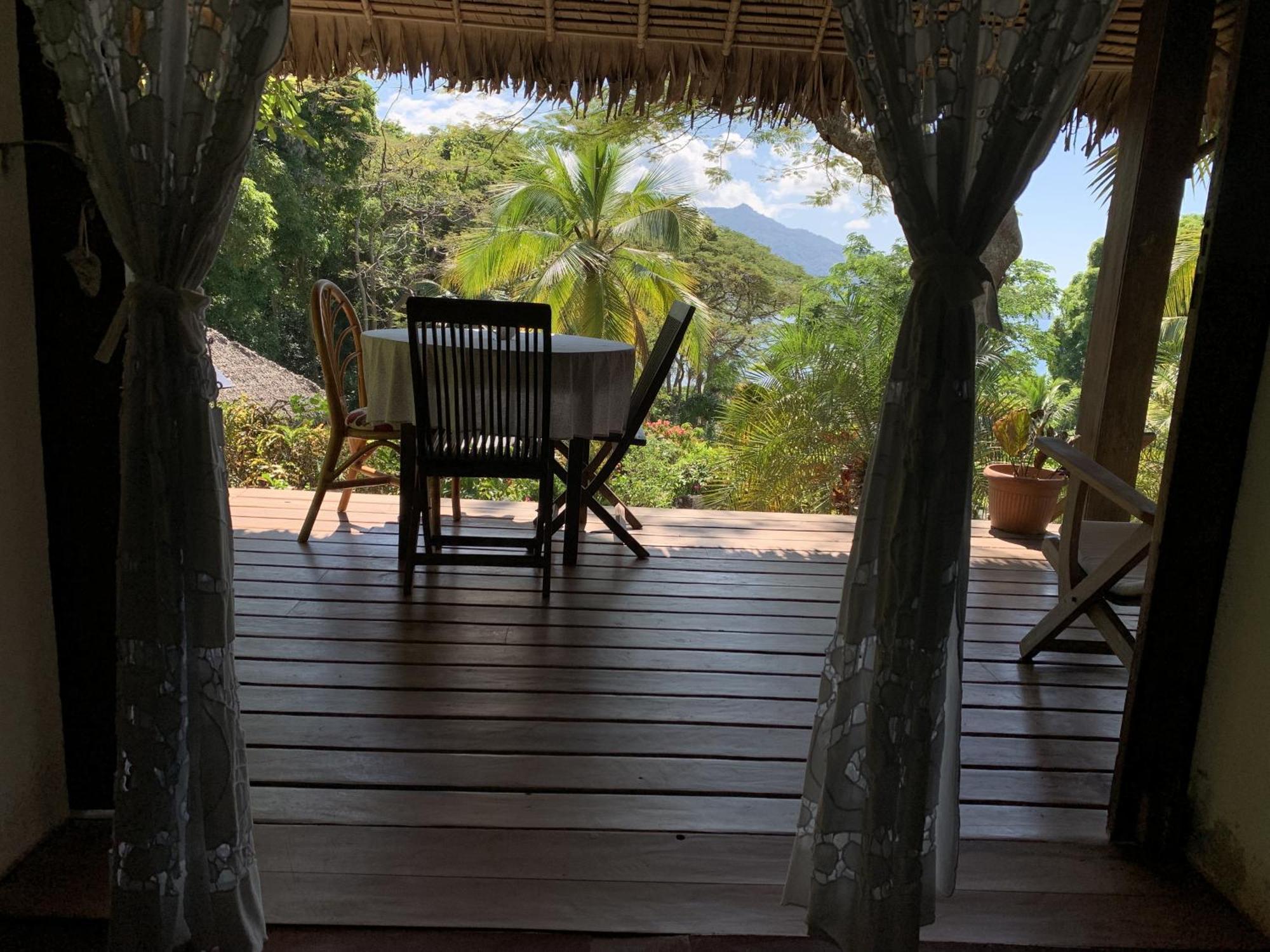 Bed and Breakfast Les Jardins D'Ankify Andimaka Esterno foto