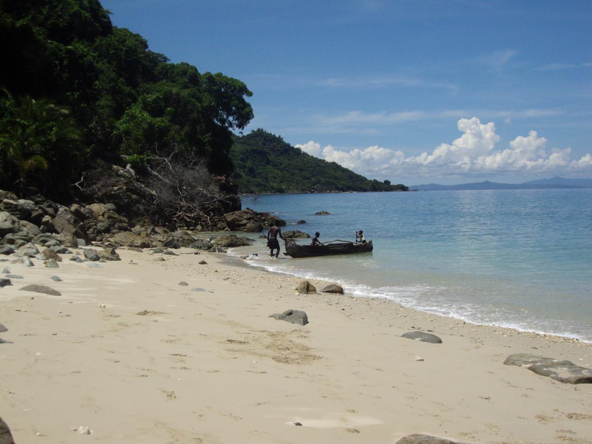 Bed and Breakfast Les Jardins D'Ankify Andimaka Esterno foto